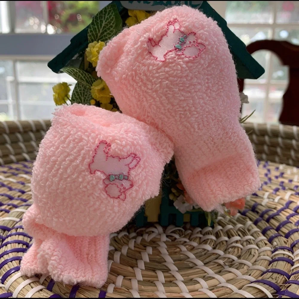 Buster Brown soft pink